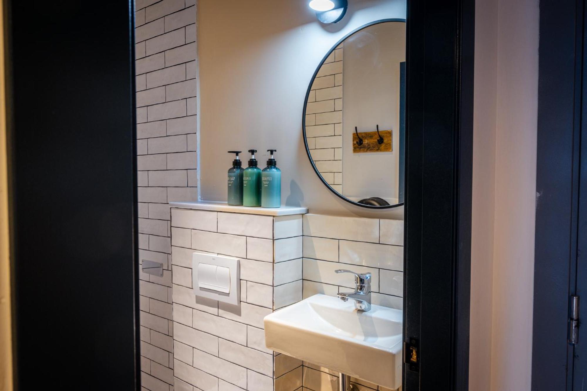 Factory Hostels Barcelona Zewnętrze zdjęcie