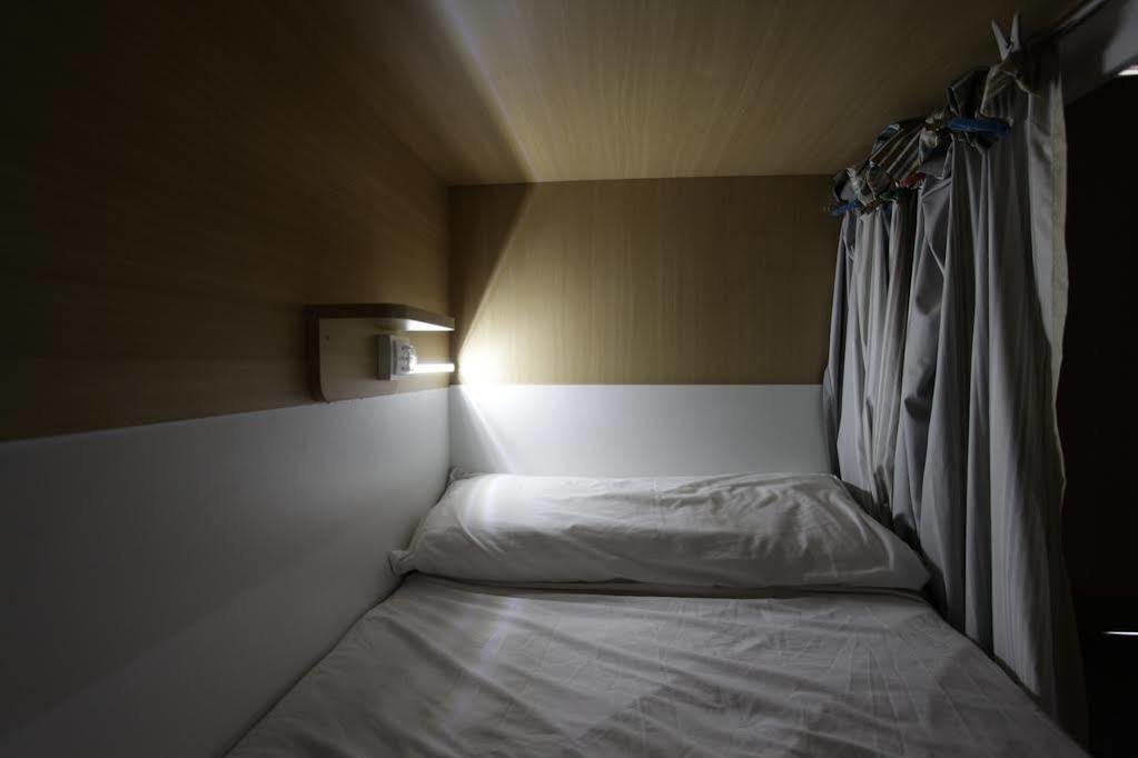 Factory Hostels Barcelona Zewnętrze zdjęcie