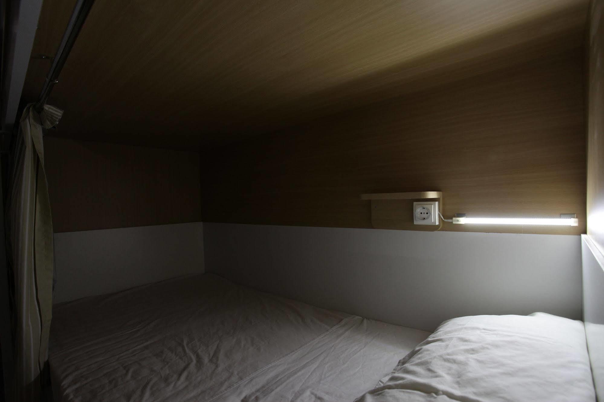 Factory Hostels Barcelona Zewnętrze zdjęcie